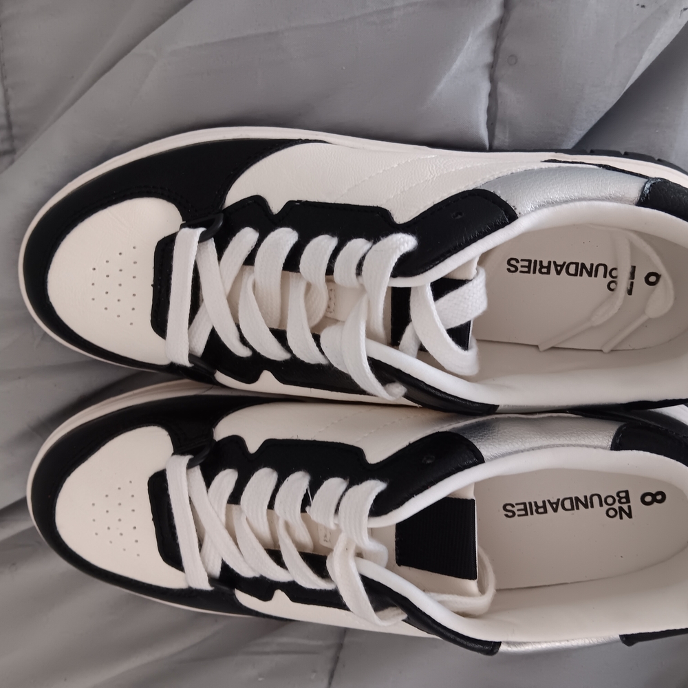 No Boundaries Black and White Sneakers with Retro Design